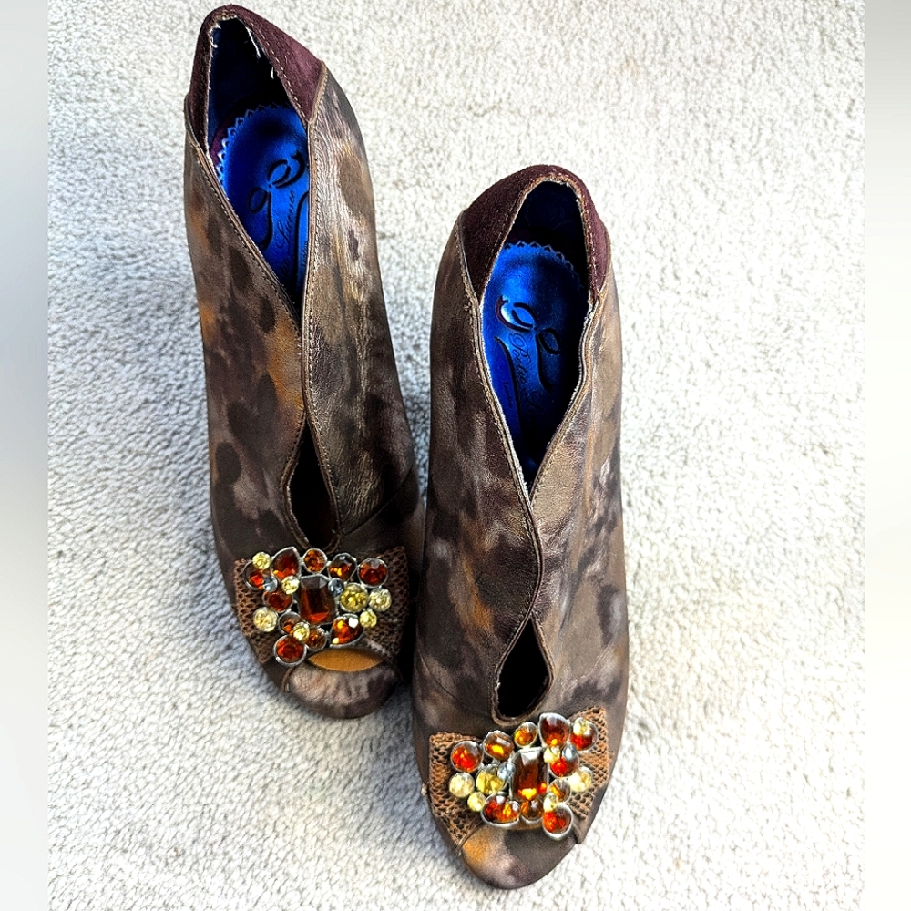 Elegant Brown and Brinze Peep-Toe Women's Shoes, Poetic License Lindon